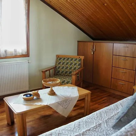 Wooden Sofita House With Unlimited View شقة *