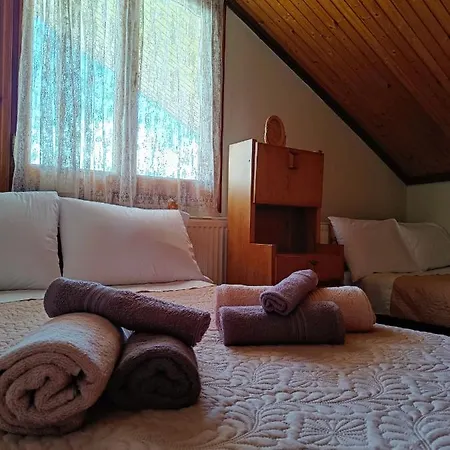 Apartment Wooden Sofita House With Unlimited View