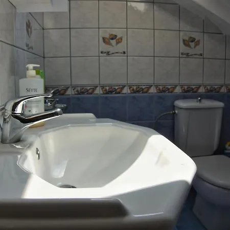 Wooden Sofita House With Unlimited View شقة *